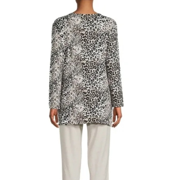 Natori Black and White Long Sleeve Blouse - Picture 3 of 6